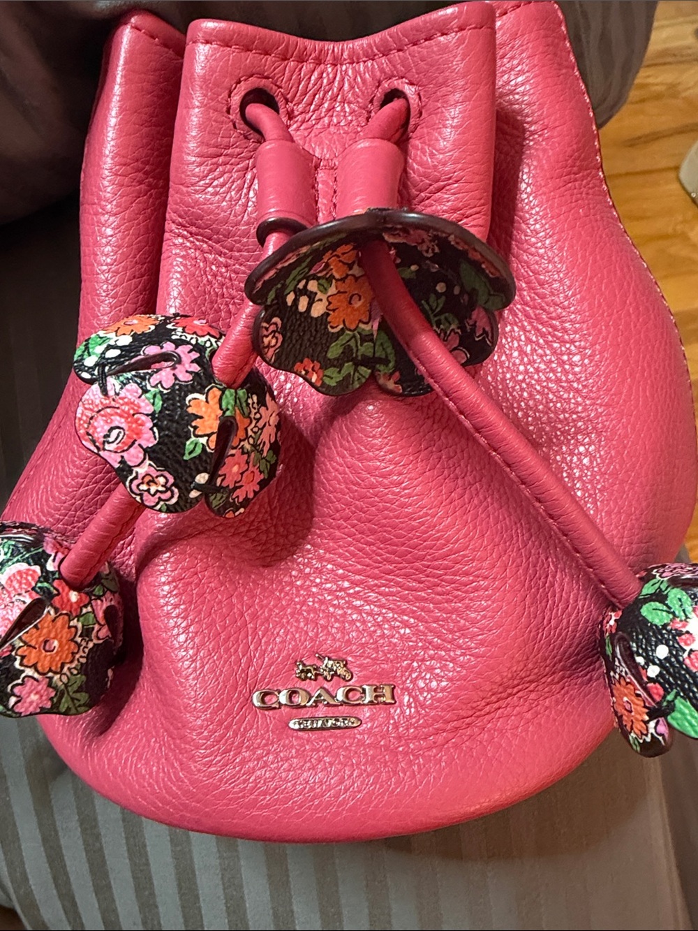Coach Pink Leather Floral Drawstring Bucket Bag Wristlet - Picture 5 of 5
